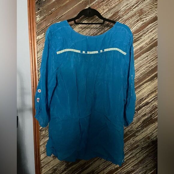 Johnny Was embroidered vneck blouse - Picture 4 of 7